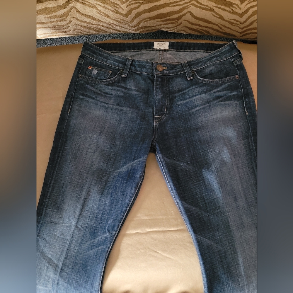 Women's Hudson Flare Jeans Medium to Dark Wash Size 32